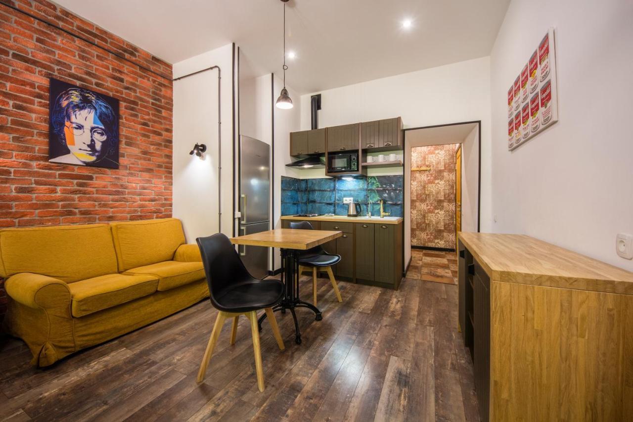 Loft Design Apartments On Desyatynnyi Ln, 7 Kyiv Exterior photo